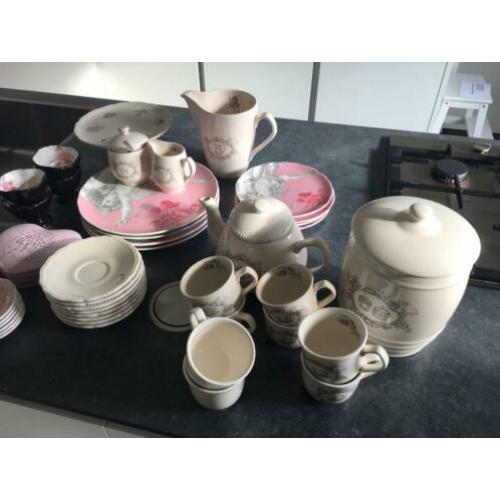 Mooi servies van Lindsay bekouw compleet zgan