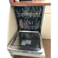 Vaatwasser / Inbouw / Indesit / 1 jaar oud met garantie