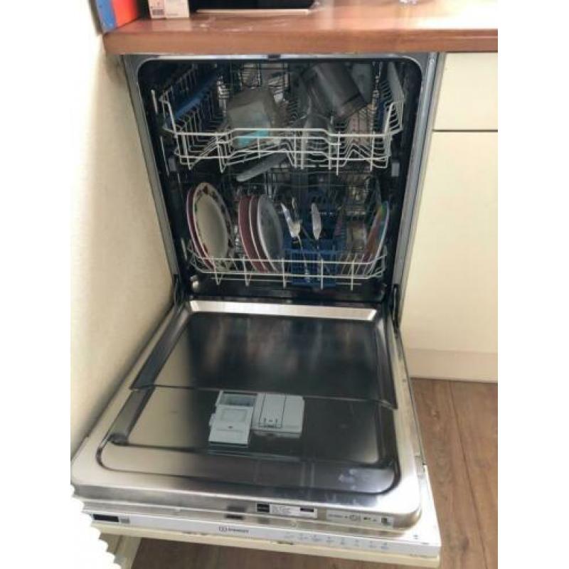 Vaatwasser / Inbouw / Indesit / 1 jaar oud met garantie