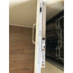 Vaatwasser / Inbouw / Indesit / 1 jaar oud met garantie