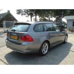 BMW 3-Serie 318D LCI High Executive, Navi, Zw Leer