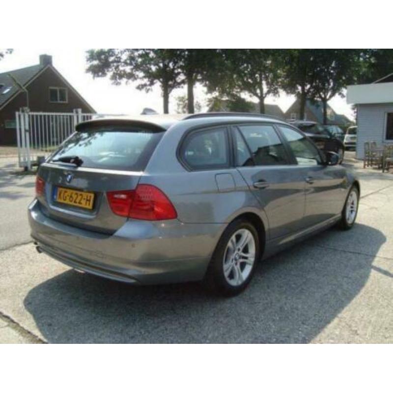 BMW 3-Serie 318D LCI High Executive, Navi, Zw Leer