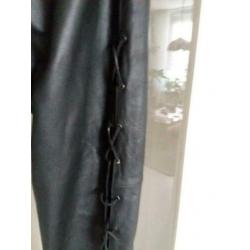 Te koop leren broek.