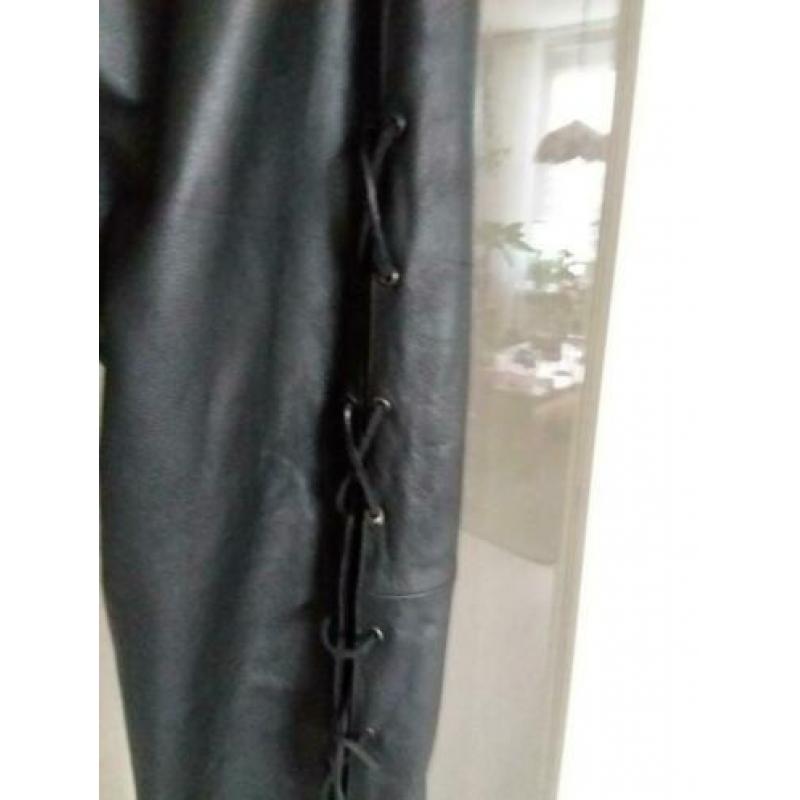 Te koop leren broek.