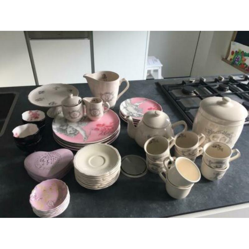 Mooi servies van Lindsay bekouw compleet zgan