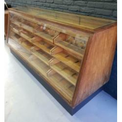 Vintage kast, vitrine, toonbank, winkelkast, ladekast