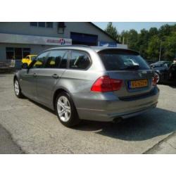 BMW 3-Serie 318D LCI High Executive, Navi, Zw Leer