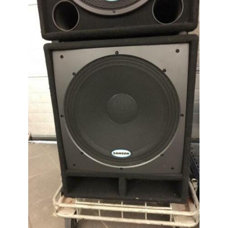 Mooie samson speaker set met regenhoezen