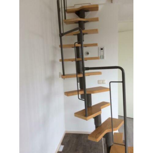 Ruimte besparende trap, 2.40 hoog
