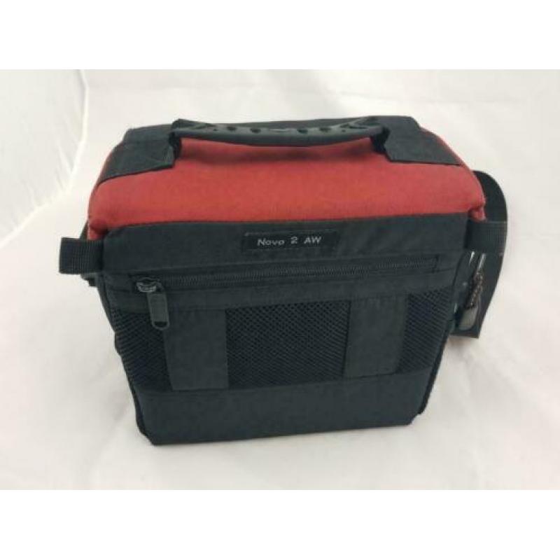 Lowepro Nova 2 AW video en foto camera tas met regenhoes