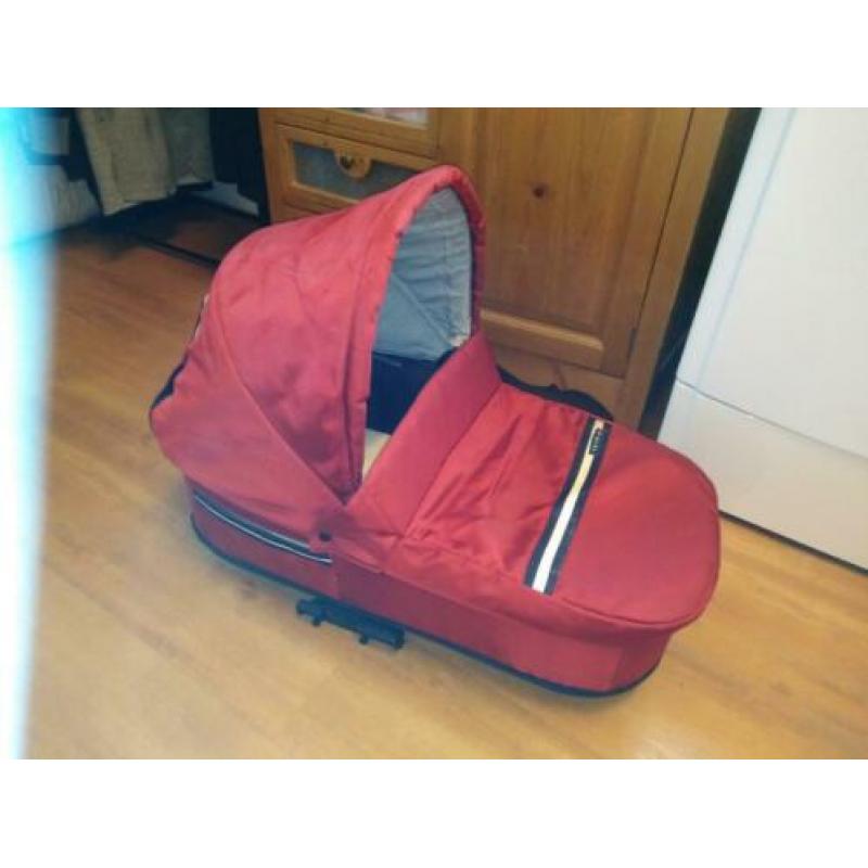 Mutsy kinderwagen rood