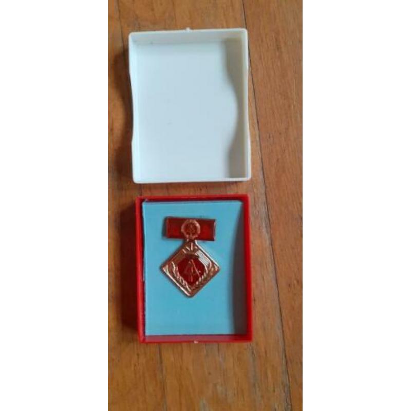 DDR medaille met doosje