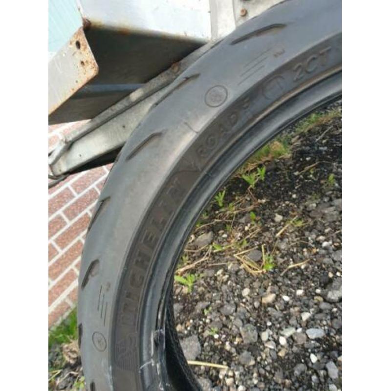 Michelin Pilot Road 5, 120/70-17 week 51 2017