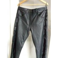 Te koop leren broek.