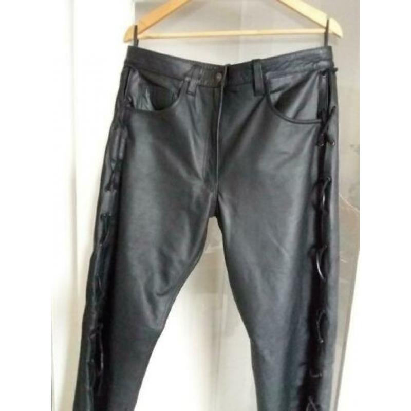 Te koop leren broek.