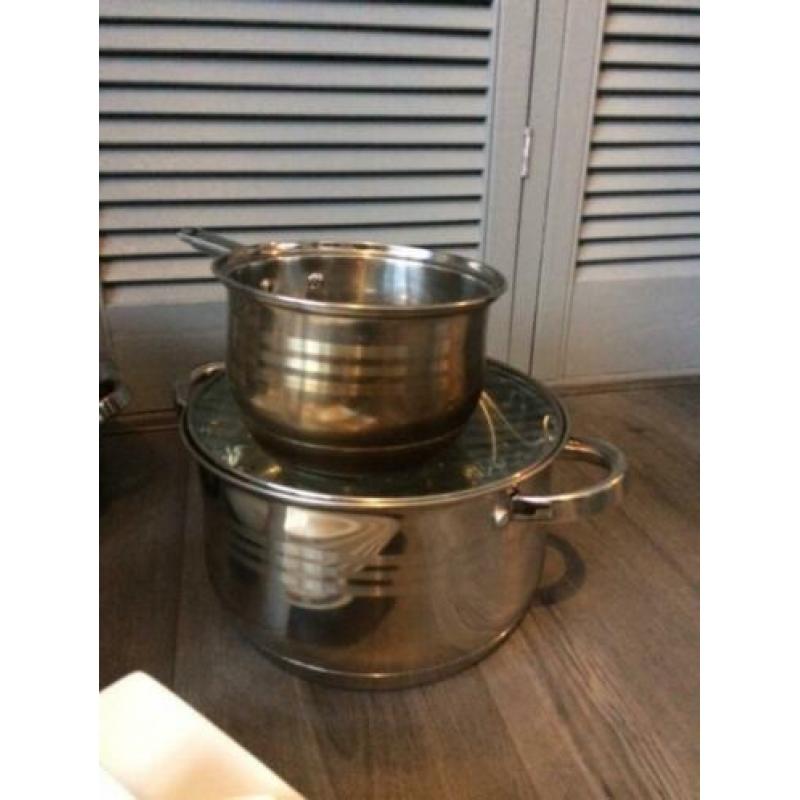 Servies incl. pannen