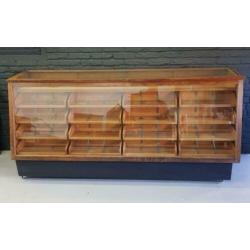 Vintage kast, vitrine, toonbank, winkelkast, ladekast
