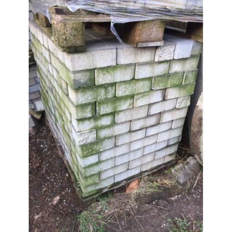 5 pallets zwarte betonklinkers/ stenen/terras