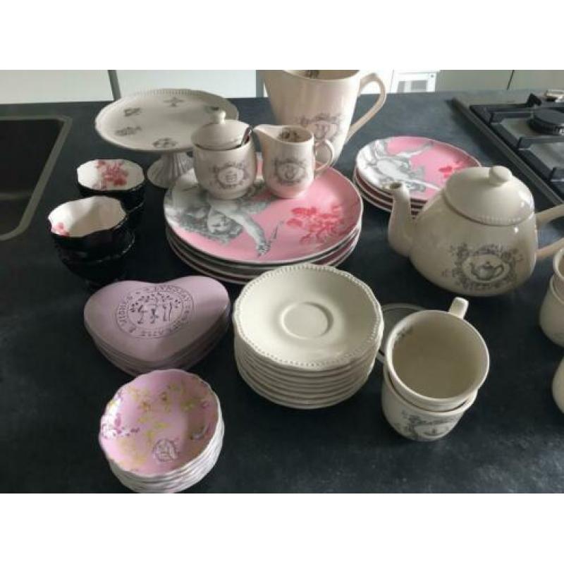 Mooi servies van Lindsay bekouw compleet zgan