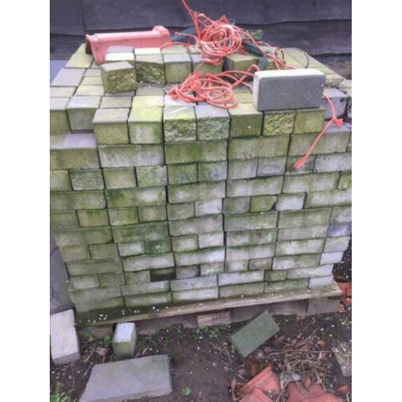 5 pallets zwarte betonklinkers/ stenen/terras