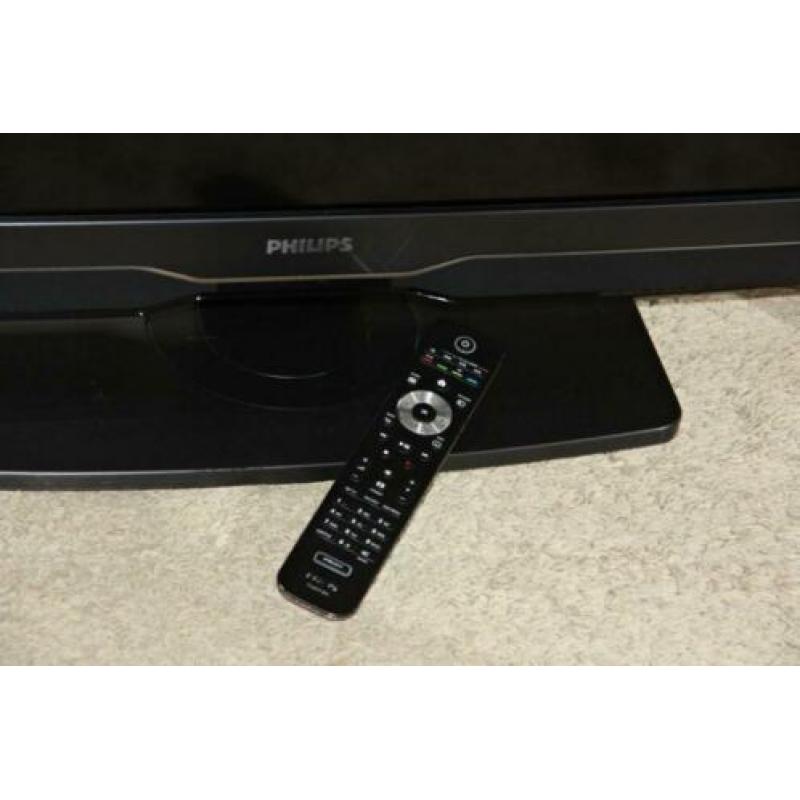 Philips LCD TV - 37" Full HD, Ambilight, 3xHDMI, USB, DVB-T