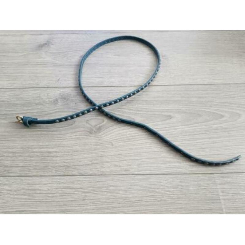 Groen riempje met studds 105 cm (NK153)
