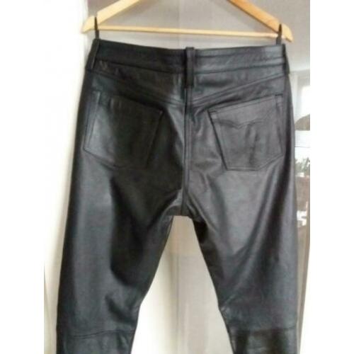 Te koop leren broek.