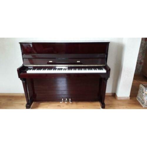 Piano, bordeau rode hoogglans