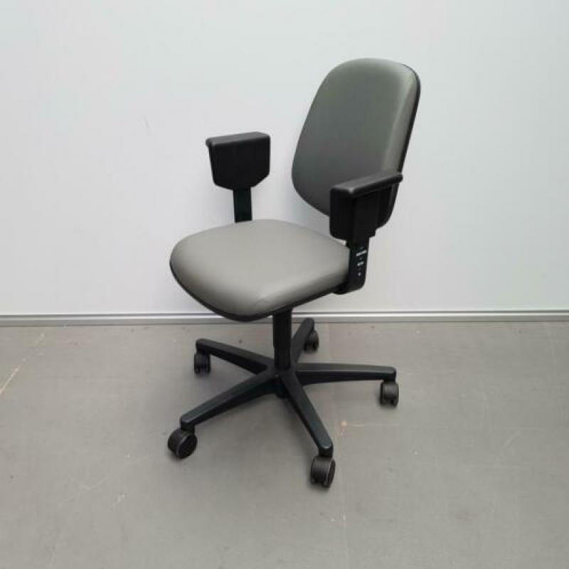 Ahrend 260 bureaustoel - nieuwe bekleding skai
