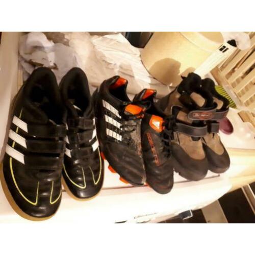 Voetbalschoenen veld en zaal en bergschoenen