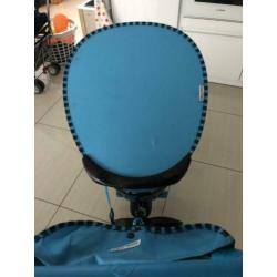 Kinderfiets met duwstang en boodschappentas