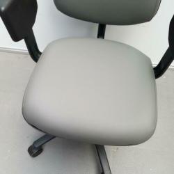 Ahrend 260 bureaustoel - nieuwe bekleding skai