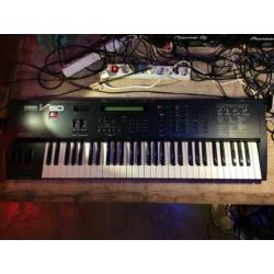 Yamaha V 50 Synthesizer