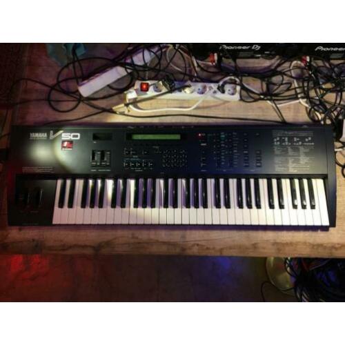 Yamaha V 50 Synthesizer