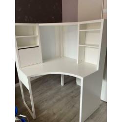 Hoekbureau wit Micke van Ikea