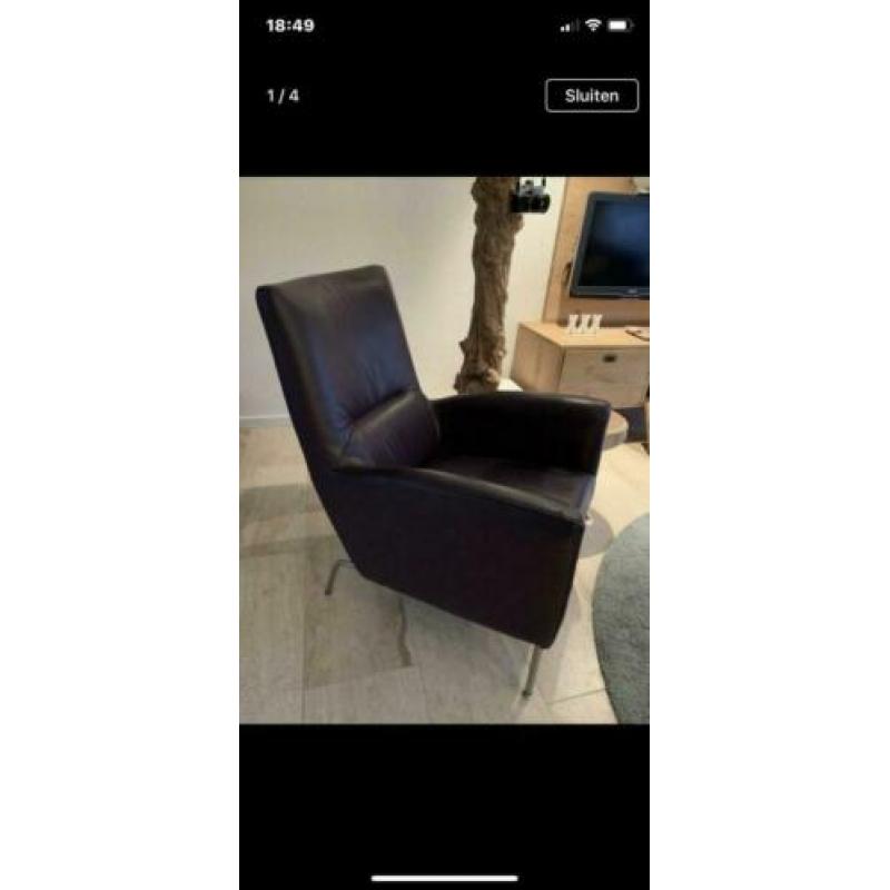 Leren stoel , kleur heel donker paars
