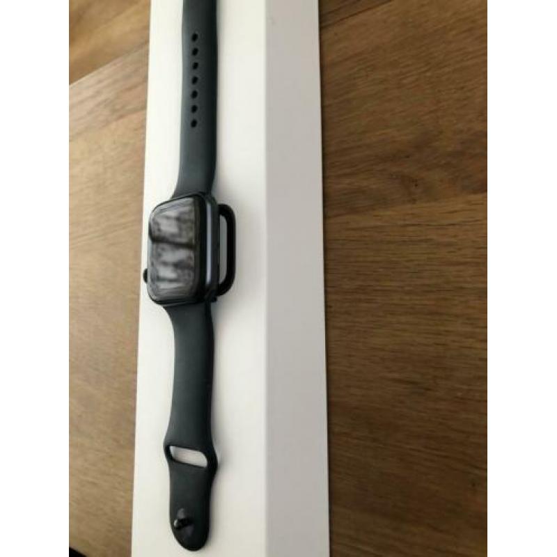 Apple watch 4 series 44 mm (moet weg)