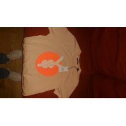 Nieuw 't shirt. Nog niet gedragen. Maat M.
