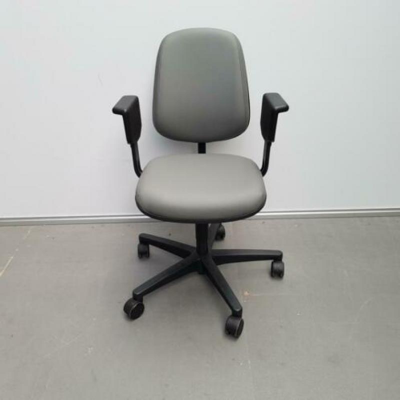 Ahrend 260 bureaustoel - nieuwe bekleding skai
