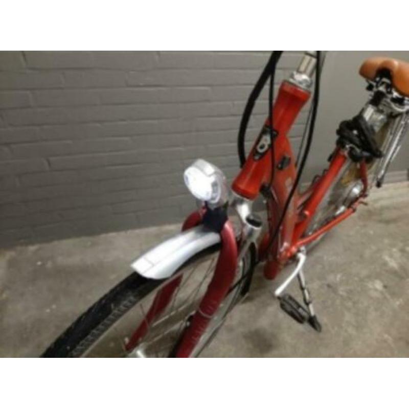 In nette staat batavus padova elektrische damesfiets.