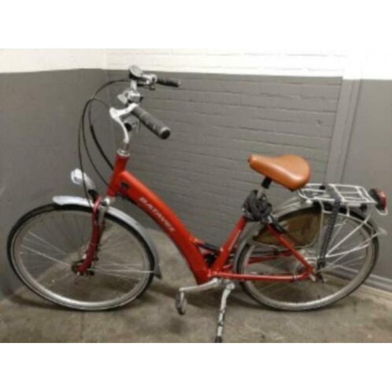 In nette staat batavus padova elektrische damesfiets.