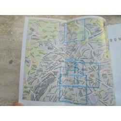 reisgids 100 % Brussel met losse kaart. (3). Zie andere adv