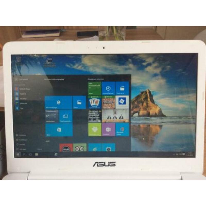 Asus notebook R417M wit