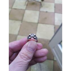 mooie oude zilveren ring met kristal