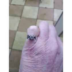 mooie oude zilveren ring met kristal