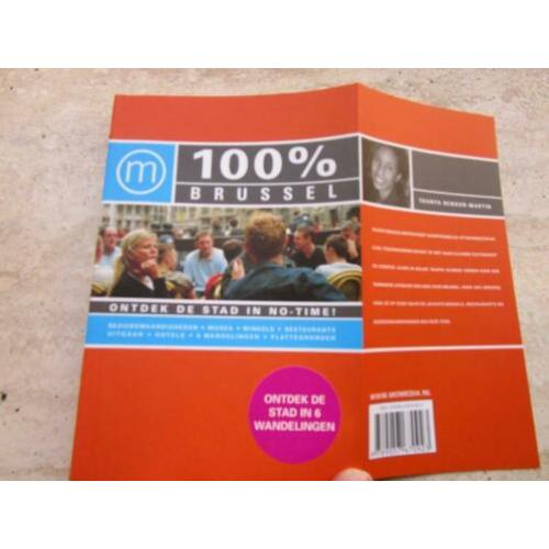 reisgids 100 % Brussel met losse kaart. (3). Zie andere adv