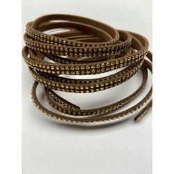 Turquoise imitatie suede bandje. Ong. 5 mm x 2 meter