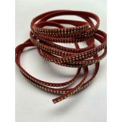 Turquoise imitatie suede bandje. Ong. 5 mm x 2 meter