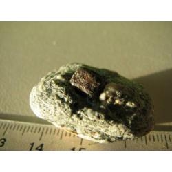 Korund kristal in Graniet.335.