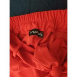 Strikbroek van Musthaves rood M